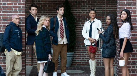 gossip girl review the hbo max reboot gives em something to talk
