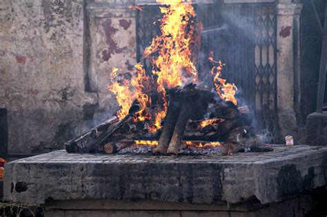open cremation at pashupatinath temple in kathmandu nepal