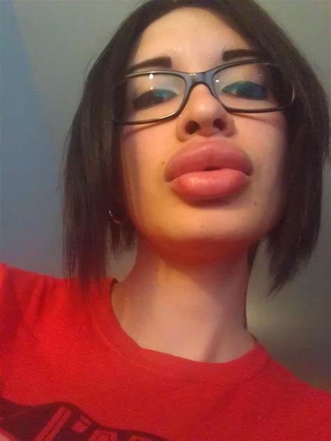 ariane saint amour on twitter thank you to whoever bought me the lip plumper on my amazon