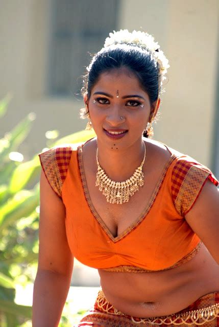 hot south south indian aunties girls cleavage show ~ miss