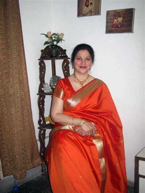 indian mature aunty saree nude gallery