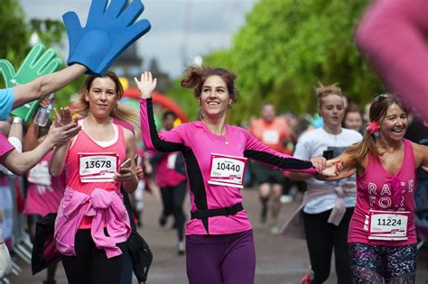 cancer research uk cancels    years race  life  due  coronavirus