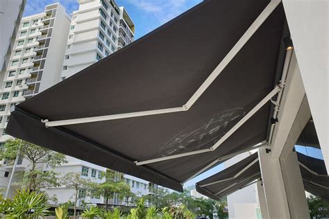 difference  retractable  fixed awning