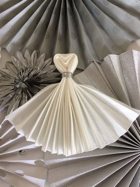 pin  francia carbonell  napkins napkin folding napkin folding tutorial wedding napkins