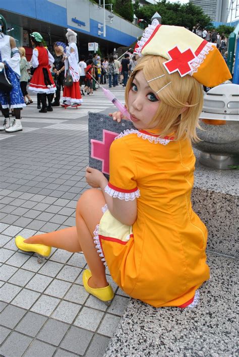 cute japanese cosplayers
