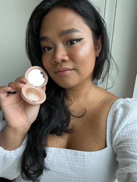 rare beauty positive light silky touch highlighter review