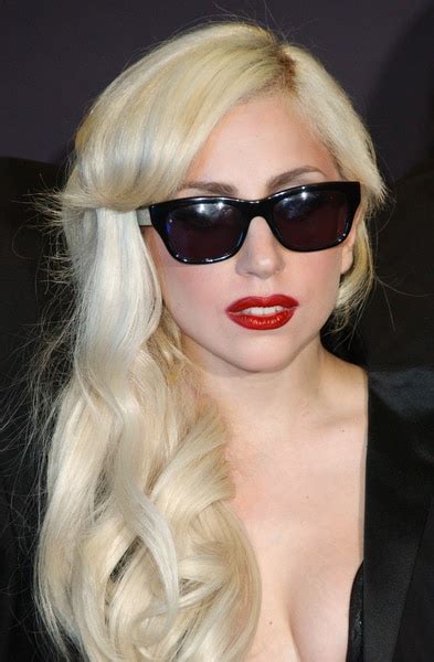 lady gaga claims she is single and celibate beautelicious