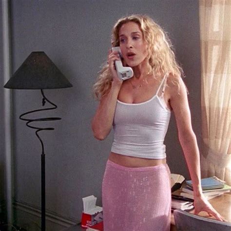 Pin By Ceren On 4 City Outfits Carrie Bradshaw Outfits