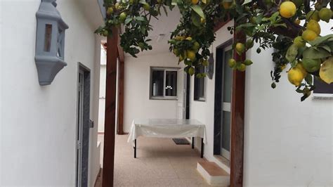 typical portuguese house houses  rent  quelfes faro portugal airbnb