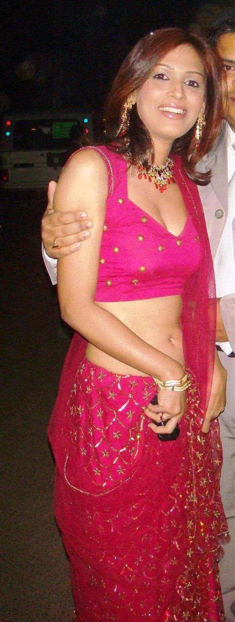 real life girls navel sarees hot indian navels