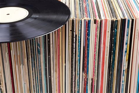 properly store  vinyl records access  storage