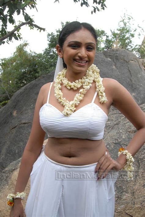 Hot Indian Actress Blog Vahidas Yummy S Exposure Of Her Deep Navel