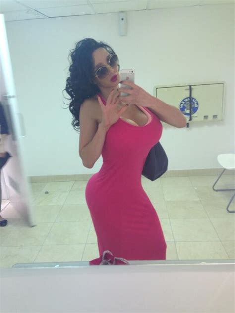 Amy Anderssen Wants You To Look At Her Twitter Heyman Hustle