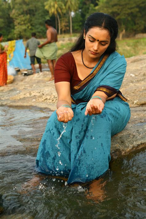 Swetha Menon Spicy Hot Stills In Thaaram Movie 2 Actress Shots