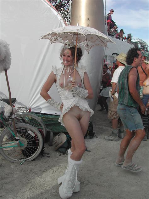 Naked Burning Man4