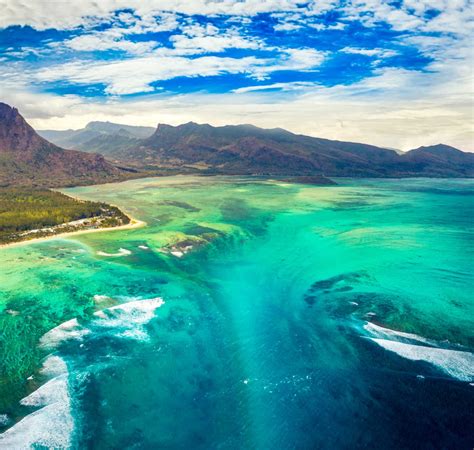 die top  sehenswuerdigkeiten  le morne tourlane