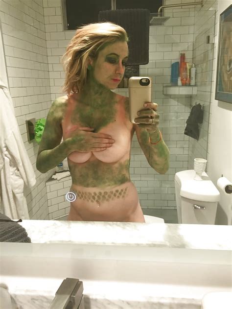 iliza shlesinger naked selfies leaks mar2017 9 pics