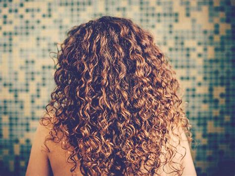 10 tips to naturally regrow your hair