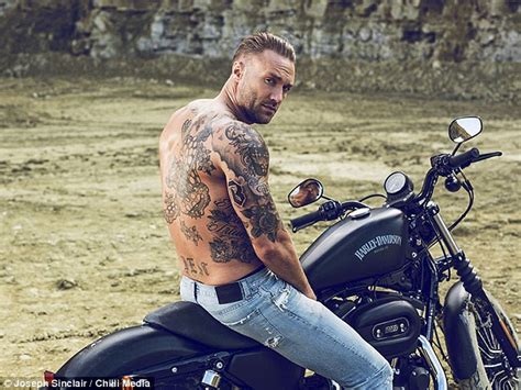 Cbb S Calum Best Shows Shows Off Hunky Physique In Steamy Shirtless