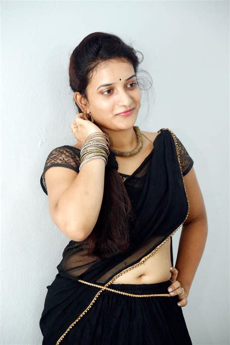 tamil latest actress janani reddy awesome black saree images gallery  beautiful indian
