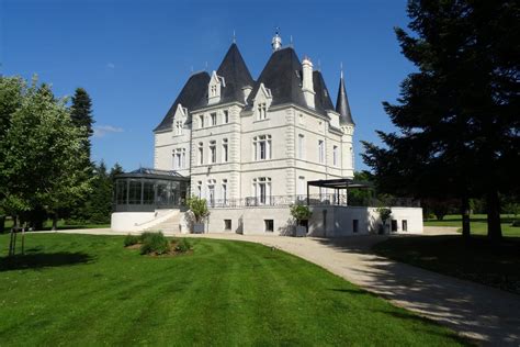 chateaux  wine estates  sale  france cognac bordeaux