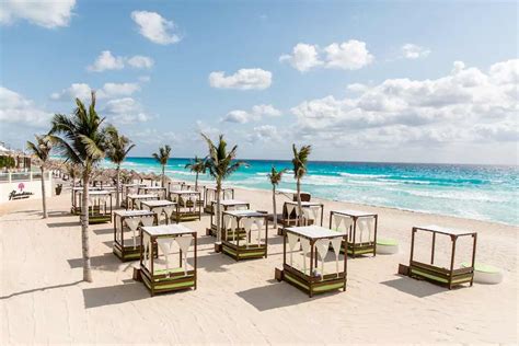 resorts  cancun   luxurious vacation