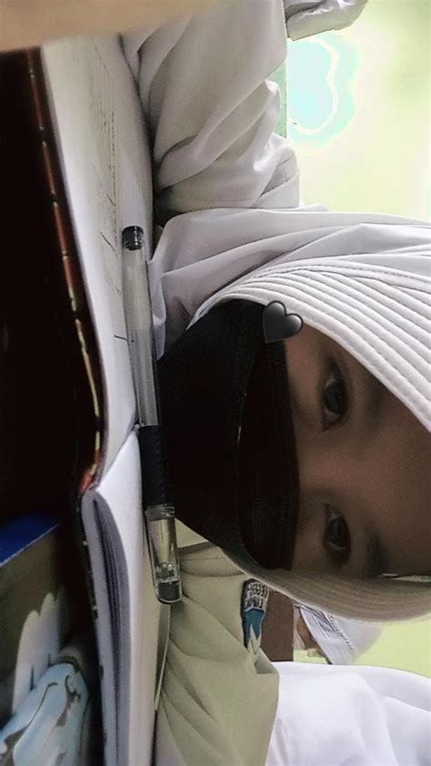 Pap Sekolah Aurelia Ulzzang Girl Car Seats Hijab Poses Lady