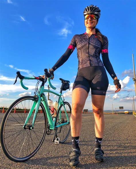 pin de daywalker haze em road cycling ciclista feminina feminino