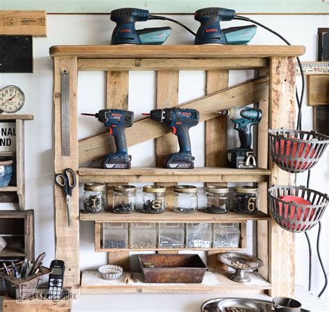 easy  craft pallet shelves  customizable designs