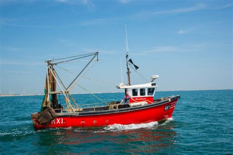 small fishing boat offer save  jlcatjgobmx