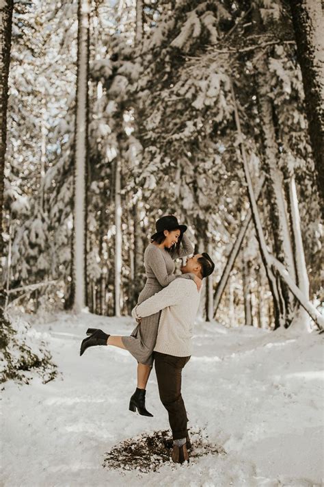 Warm Winter Engagement Photo Outfit Ideas Junebug Weddings Winter