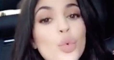 Kylie Jenner Shows Tyga What He S Missing As She Gives Fans A Glimpse