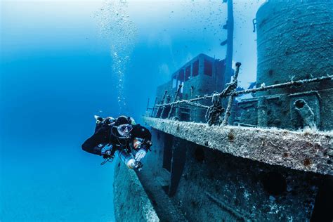 safety considerations   wreck divers