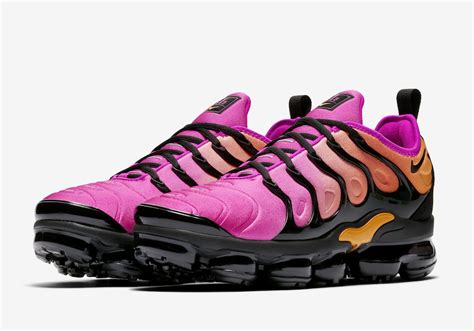 A New Pink And Orange Nike Air Vapormax Plus Is Releasing