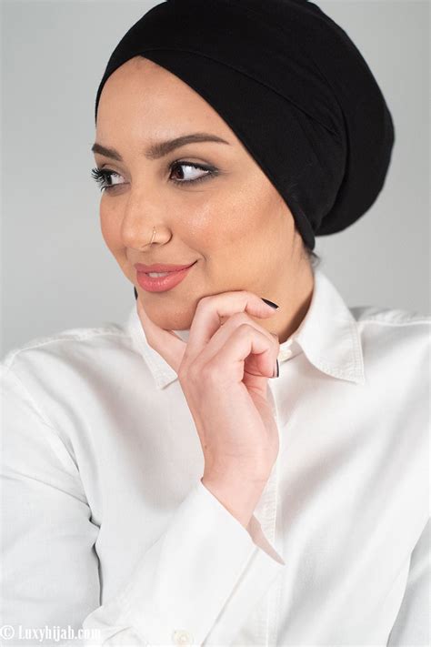 criss cross underscarf in black luxy hijab underscarves criss cross extra fabric black