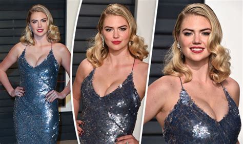 oscars 2017 kate upton oozes sex appeal as her best assets spill out