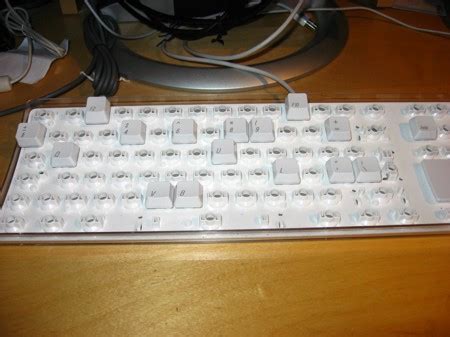 cleaning  apple keyboard  mini blog