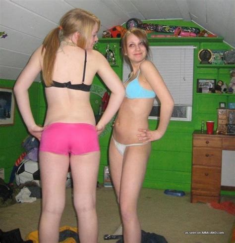 amateur teens posing in their underwear