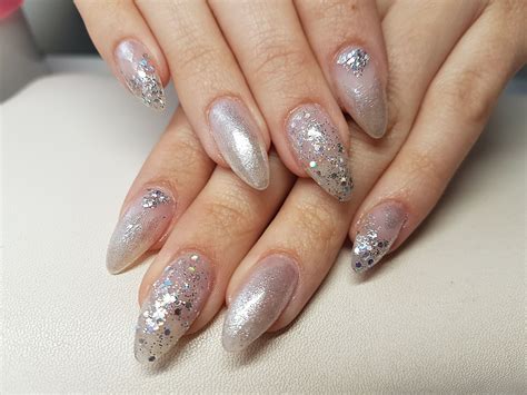 light silver nails
