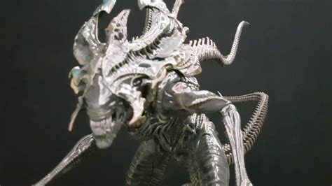 Alien King Rogue Alien By Sideshow Collectibles Video