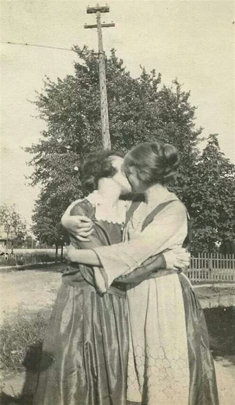 Vintage Lesbians In 2022 Vintage Lesbian Lesbian Cute Lesbian Couples