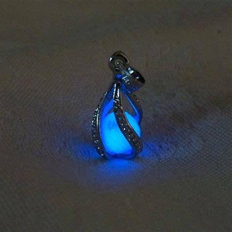mermaids magic pendant    beautiful jewelry jewelry pendant