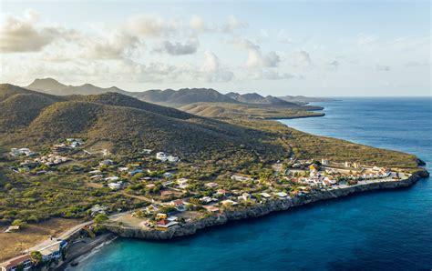 time  visit curacao  complete guide sandals