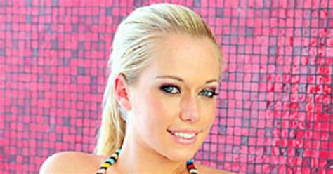 Kendra Kept Stripper Past From Mom E News