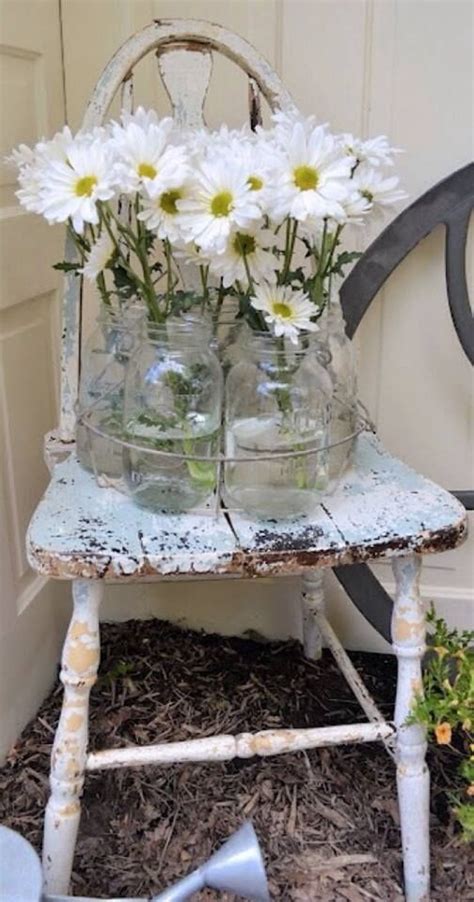 Come arredare ogni spazia della propria casa in stile shabby per chic per creare un'atmosfera vintage, romantica e soft dai colori chiari. Cheerful Daisies In Mason Jars Pictures, Photos, and Images for