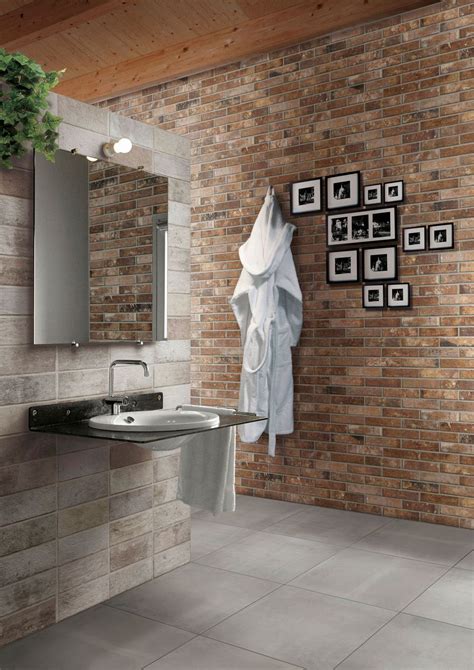esprit urbain pour ce carrelage de salle de bains brick effect wall