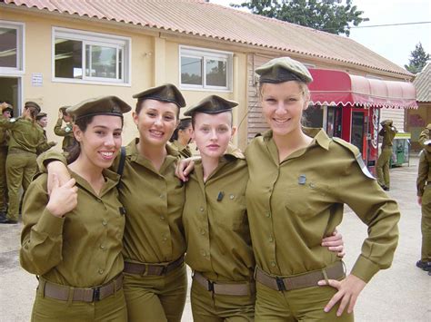 idf women blogging from israel on guns security defense