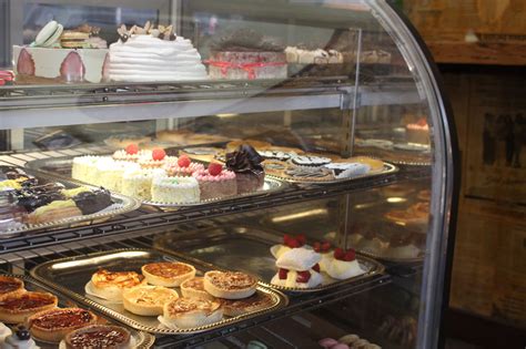 review   bakery   open  uppress