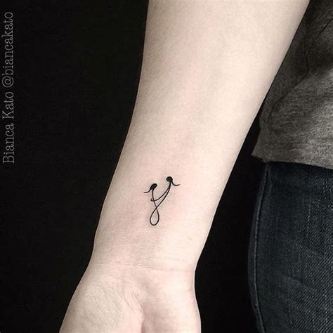 20 tatuajes pequeños para madres e hijas diseños bonitos llenos de amor 👩‍👧 👩‍👧‍👧 tatuajes