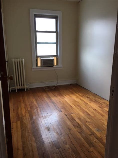 quiet throggs neck bronx apartment females only room to rent from spareroom